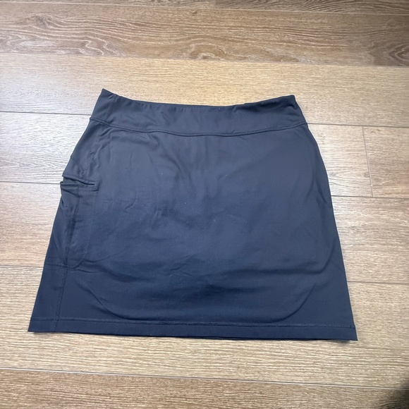 Duluth Trading Company Women's NoGA Stretch Skort, Black, XL, Outdoors Hiking - Picture 2 of 7